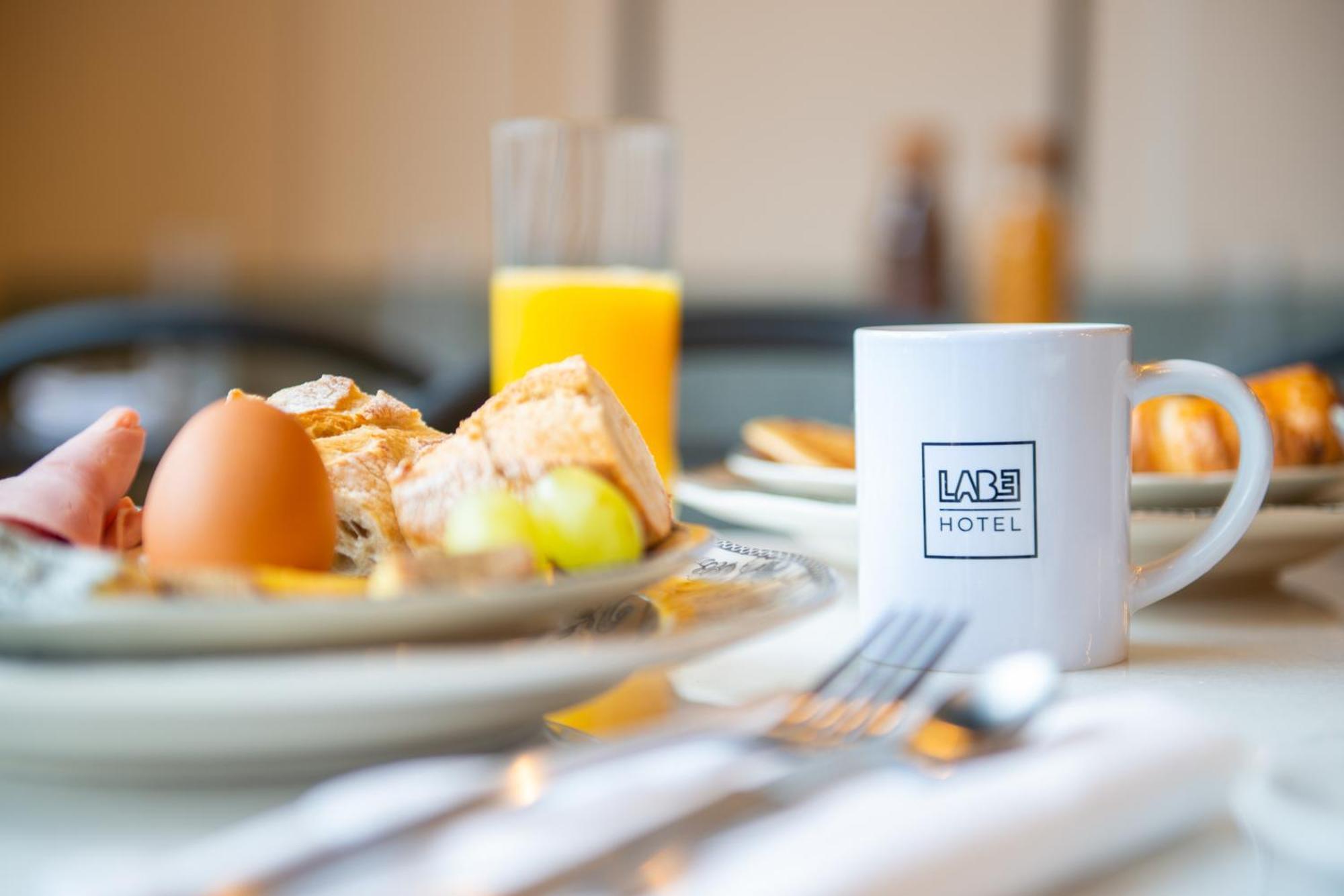 Labe Hotel Tours Centre Gare Экстерьер фото